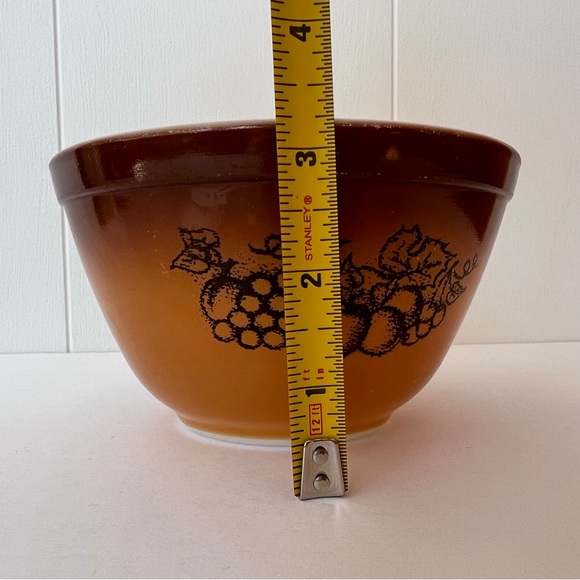 PYREX Old Orchard Mixing Bowl 1.5 Pints - Picture 13 of 13